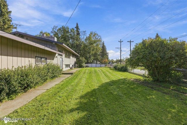 2307 W 32nd Avenue, Anchorage, AK 99517