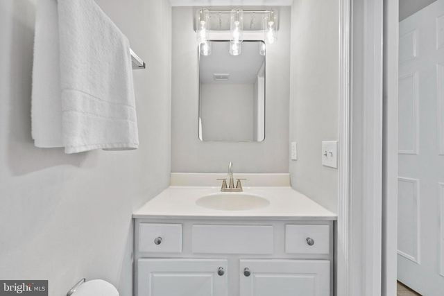 6022 WESTBOURNE PL, Centreville, VA 20120