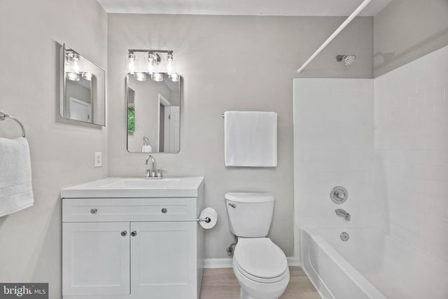 6022 WESTBOURNE PL, Centreville, VA 20120