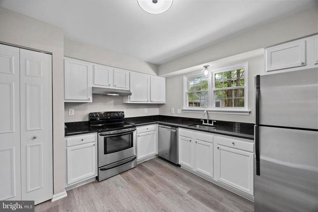 6022 WESTBOURNE PL, Centreville, VA 20120