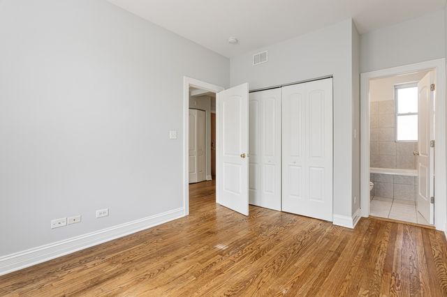 7326 N Damen Avenue 3, Chicago, IL 60645