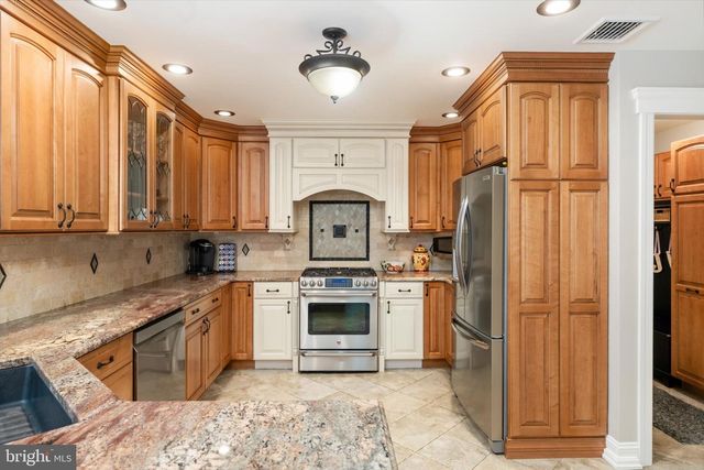 111 LAUREL DR, Robbinsville, NJ 08691