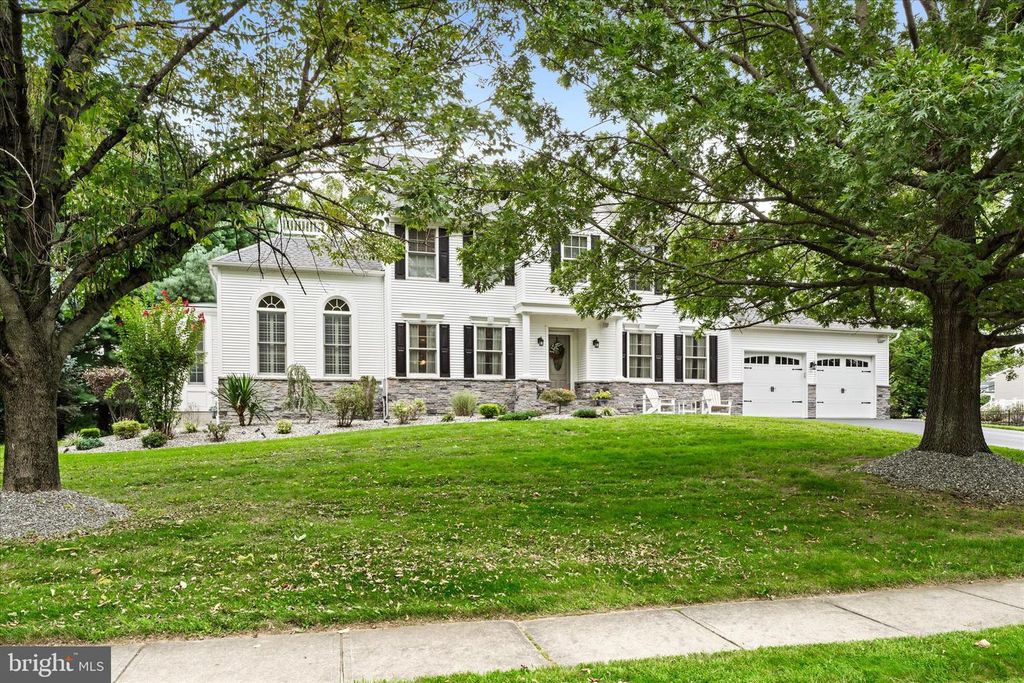 111 LAUREL DR, Robbinsville, NJ 08691