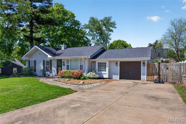 247 Old Ballwin Road, Ballwin, MO 63021