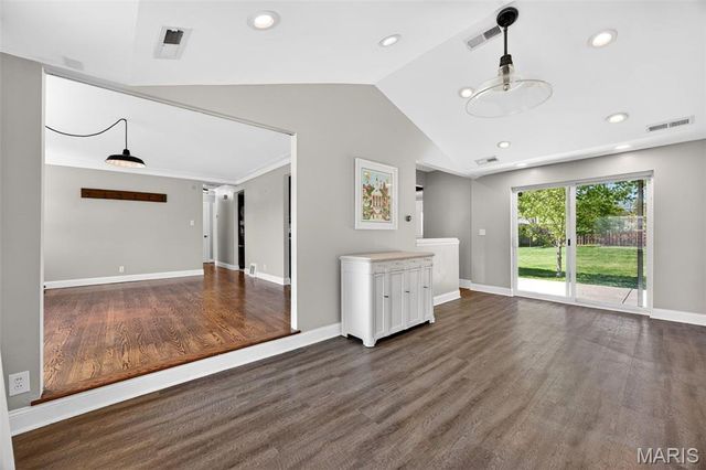 247 Old Ballwin Road, Ballwin, MO 63021