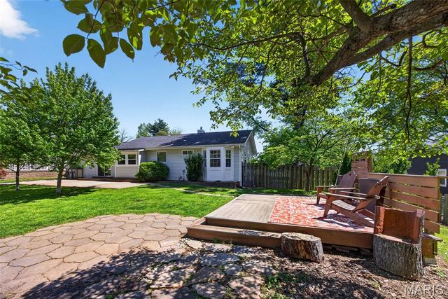 247 Old Ballwin Road, Ballwin, MO 63021