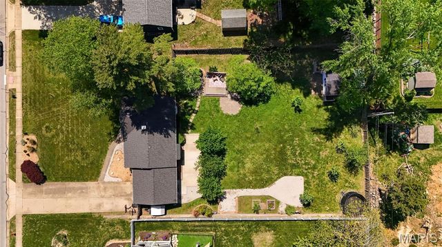 247 Old Ballwin Road, Ballwin, MO 63021