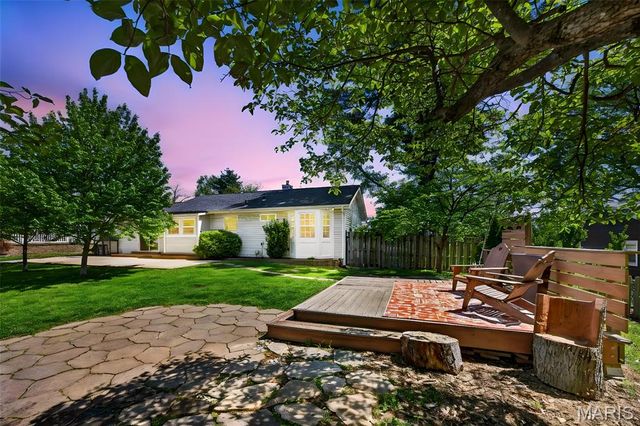 247 Old Ballwin Road, Ballwin, MO 63021