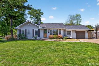 247 Old Ballwin Road, Ballwin, MO 63021