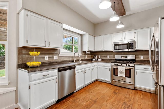 901 Forest TRL, Cedar Park, TX 78613
