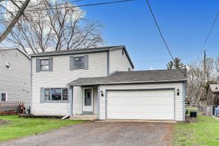 2904 Gregg Drive, Mchenry, IL 60050