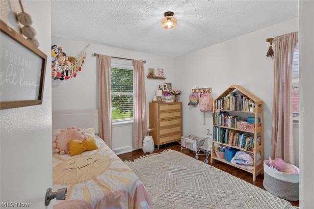 166 Pinewood Drive, Elyria, OH 44035