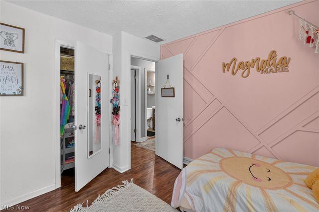 166 Pinewood Drive, Elyria, OH 44035
