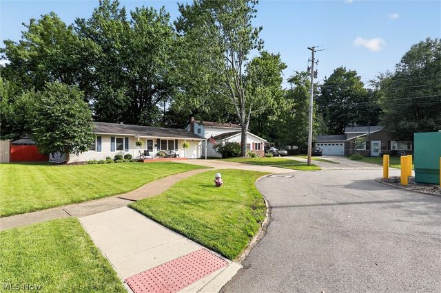 166 Pinewood Drive, Elyria, OH 44035