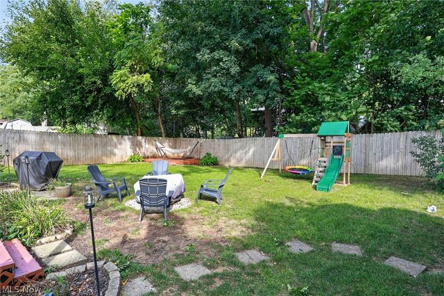 166 Pinewood Drive, Elyria, OH 44035