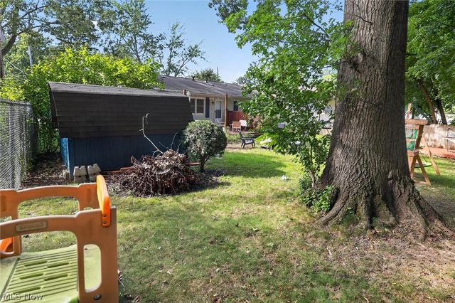 166 Pinewood Drive, Elyria, OH 44035