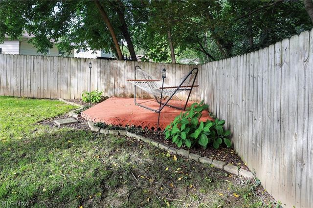 166 Pinewood Drive, Elyria, OH 44035