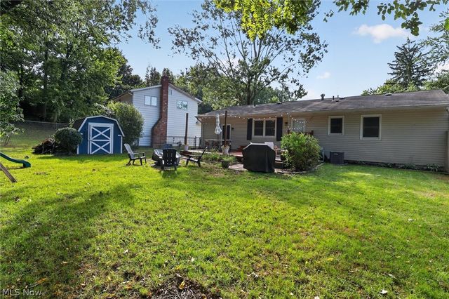 166 Pinewood Drive, Elyria, OH 44035