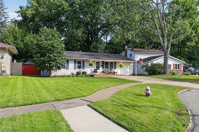 166 Pinewood Drive, Elyria, OH 44035