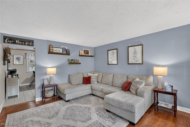 166 Pinewood Drive, Elyria, OH 44035