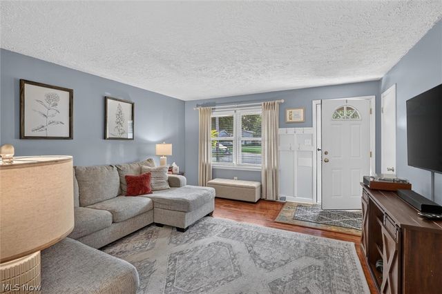 166 Pinewood Drive, Elyria, OH 44035