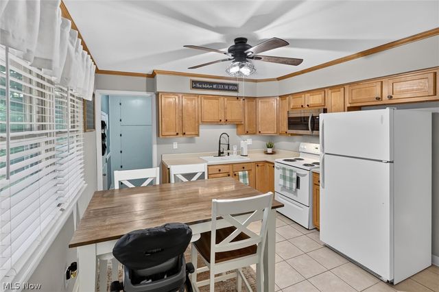 166 Pinewood Drive, Elyria, OH 44035
