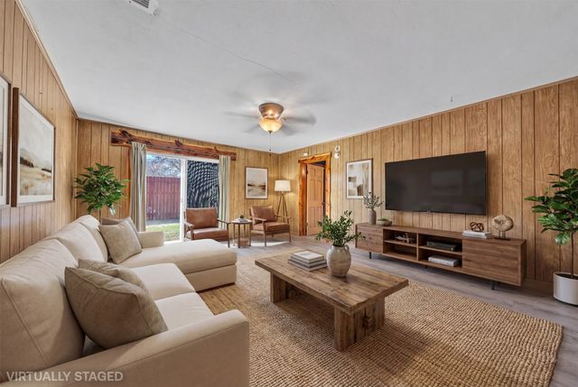 5920 Walnut Creek Drive, Granbury, TX 76049