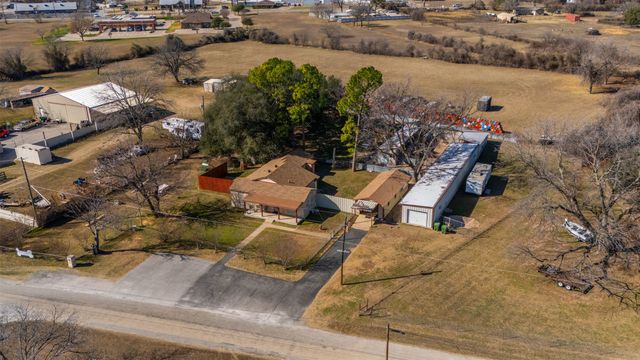5920 Walnut Creek Drive, Granbury, TX 76049
