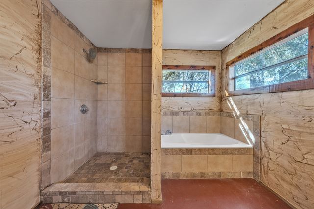 5920 Walnut Creek Drive, Granbury, TX 76049