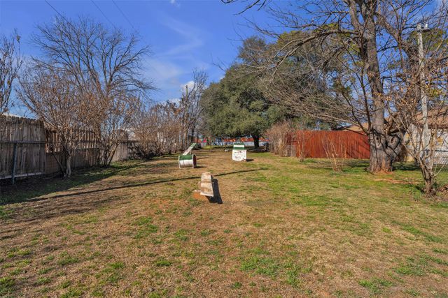 5920 Walnut Creek Drive, Granbury, TX 76049