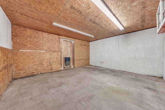 5920 Walnut Creek Drive, Granbury, TX 76049