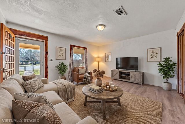 5920 Walnut Creek Drive, Granbury, TX 76049