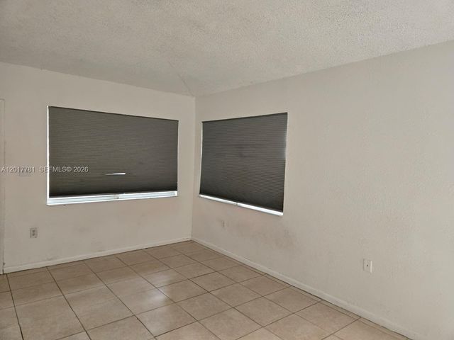 700 NW 19th Ter, Fort Lauderdale, FL 33311