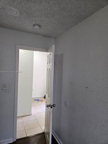 700 NW 19th Ter, Fort Lauderdale, FL 33311