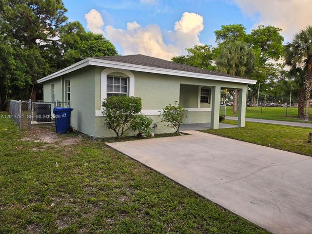 700 NW 19th Ter, Fort Lauderdale, FL 33311