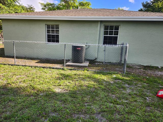 700 NW 19th Ter, Fort Lauderdale, FL 33311