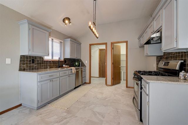 712 SW 153rd Street, Oklahoma City, OK 73170