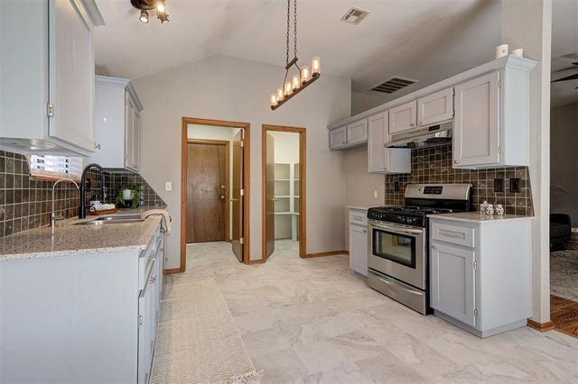 712 SW 153rd Street, Oklahoma City, OK 73170