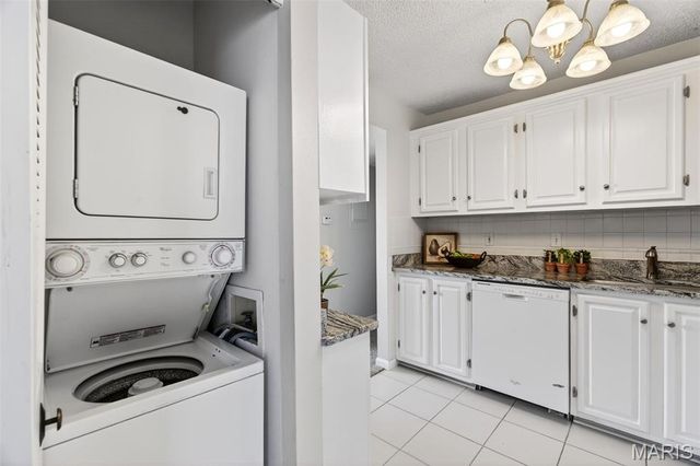 9137 Wrenwood Lane, Brentwood, MO 63144