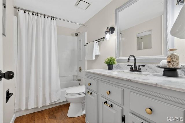 9137 Wrenwood Lane, Brentwood, MO 63144