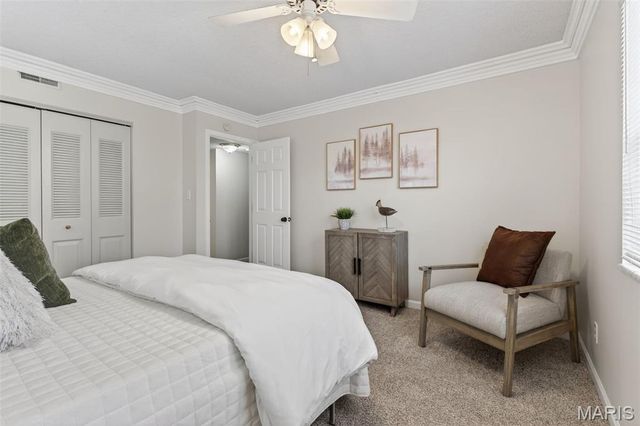 9137 Wrenwood Lane, Brentwood, MO 63144