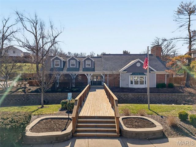 9137 Wrenwood Lane, Brentwood, MO 63144