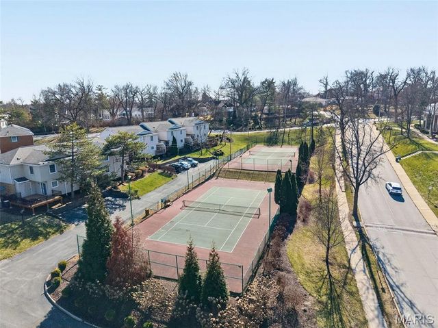 9137 Wrenwood Lane, Brentwood, MO 63144