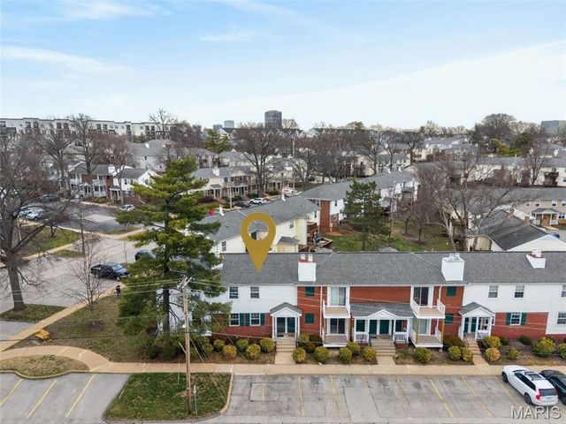 9137 Wrenwood Lane, Brentwood, MO 63144