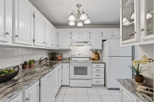 9137 Wrenwood Lane, Brentwood, MO 63144