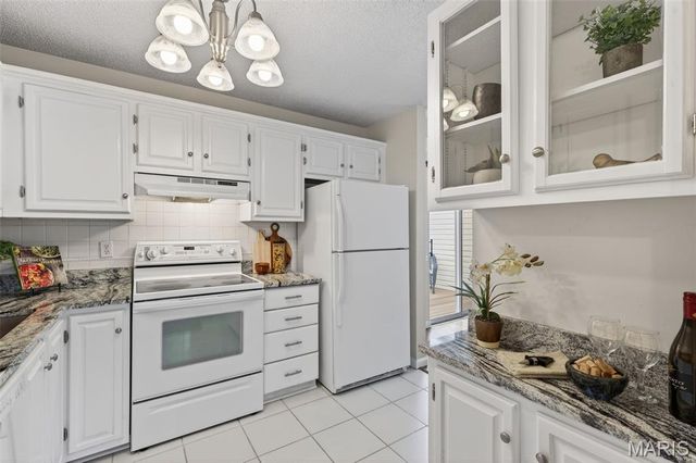 9137 Wrenwood Lane, Brentwood, MO 63144