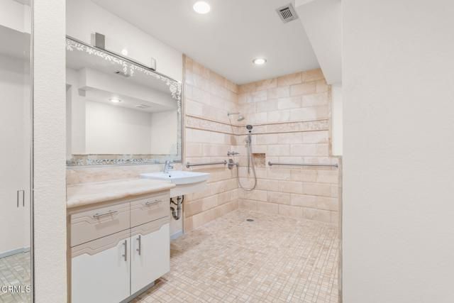 2202 Martinique Lane, Oxnard, CA 93035