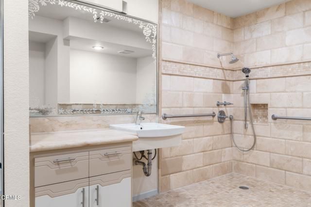 2202 Martinique Lane, Oxnard, CA 93035