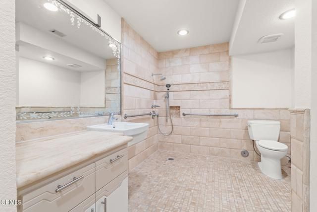 2202 Martinique Lane, Oxnard, CA 93035