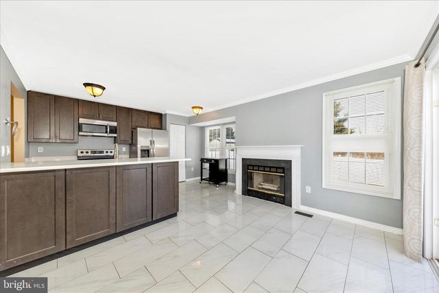 2160 COLLINGWOOD LN, Frederick, MD 21702